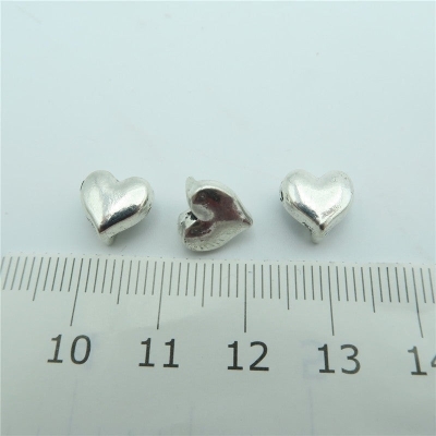 20 pz Ciondoli in Zama per cursore in pelle piatta da 5 mm Argento antico Cuore Ciondoli per cursore Ricerca di gioielli Stock D