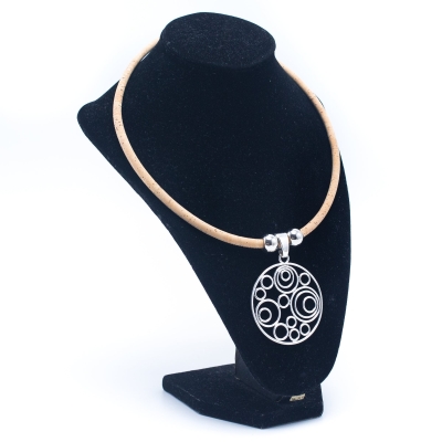 Collana fatta a mano in sughero e zama N-168-5